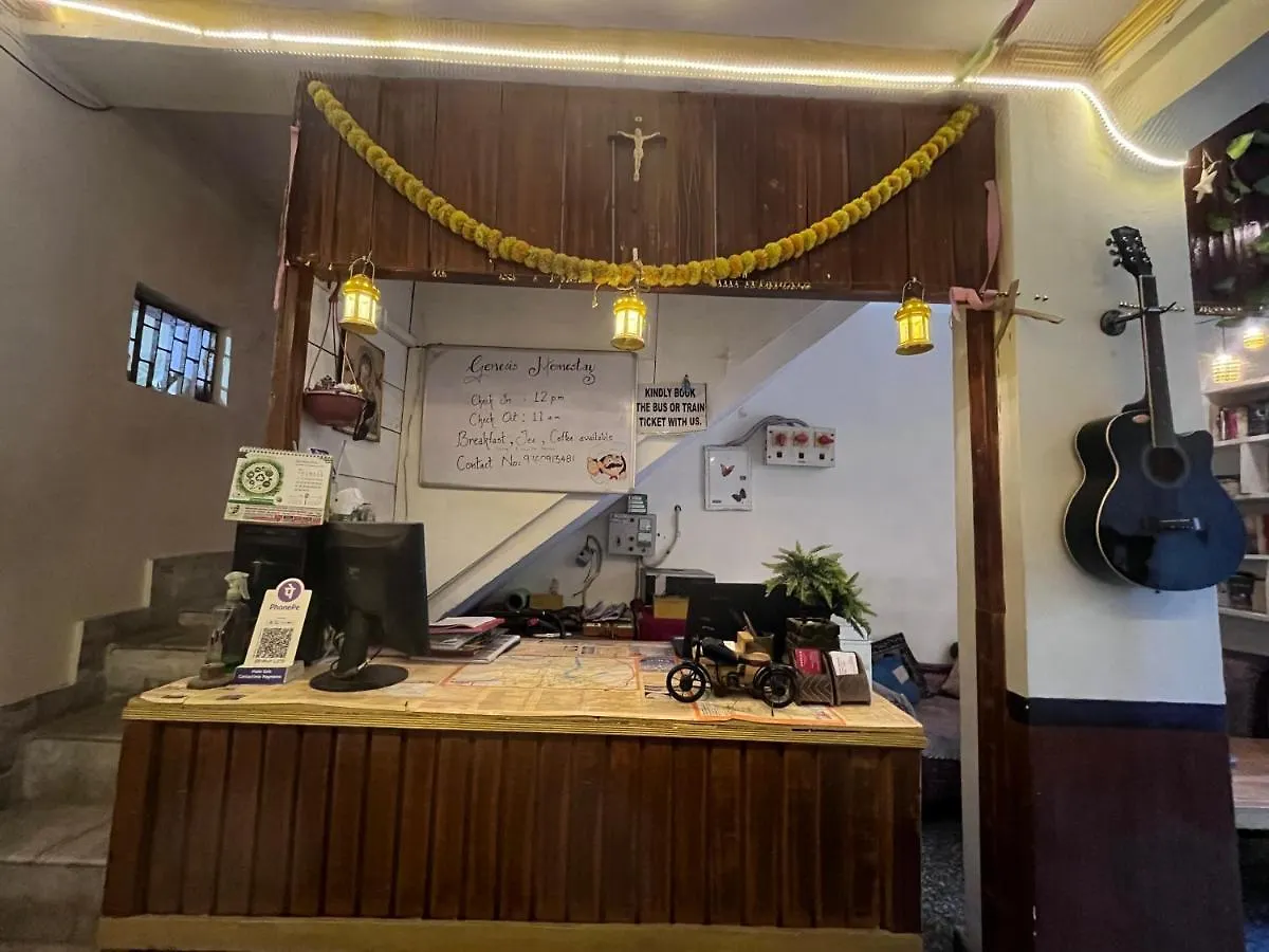 Genesis Homestay Agra  Hostal